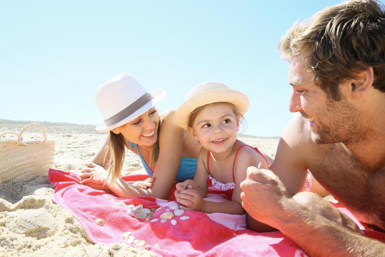 6 Berth Caravan For Hire At Martello Beach Holiday Park In Essex Ref 29017Y Hotel Clacton-on-Sea Eksteriør billede